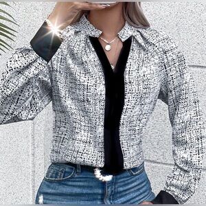 Nwt, Lavishly Paris Notched Blouse